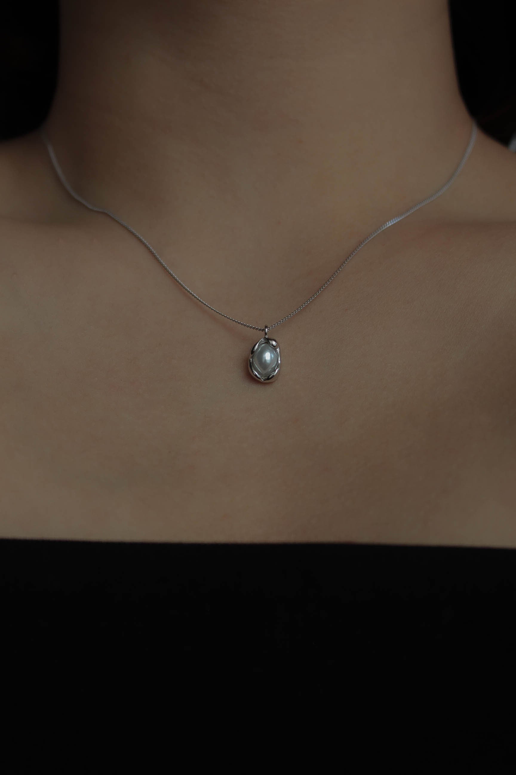 Egg Pearl Necklace | Silver