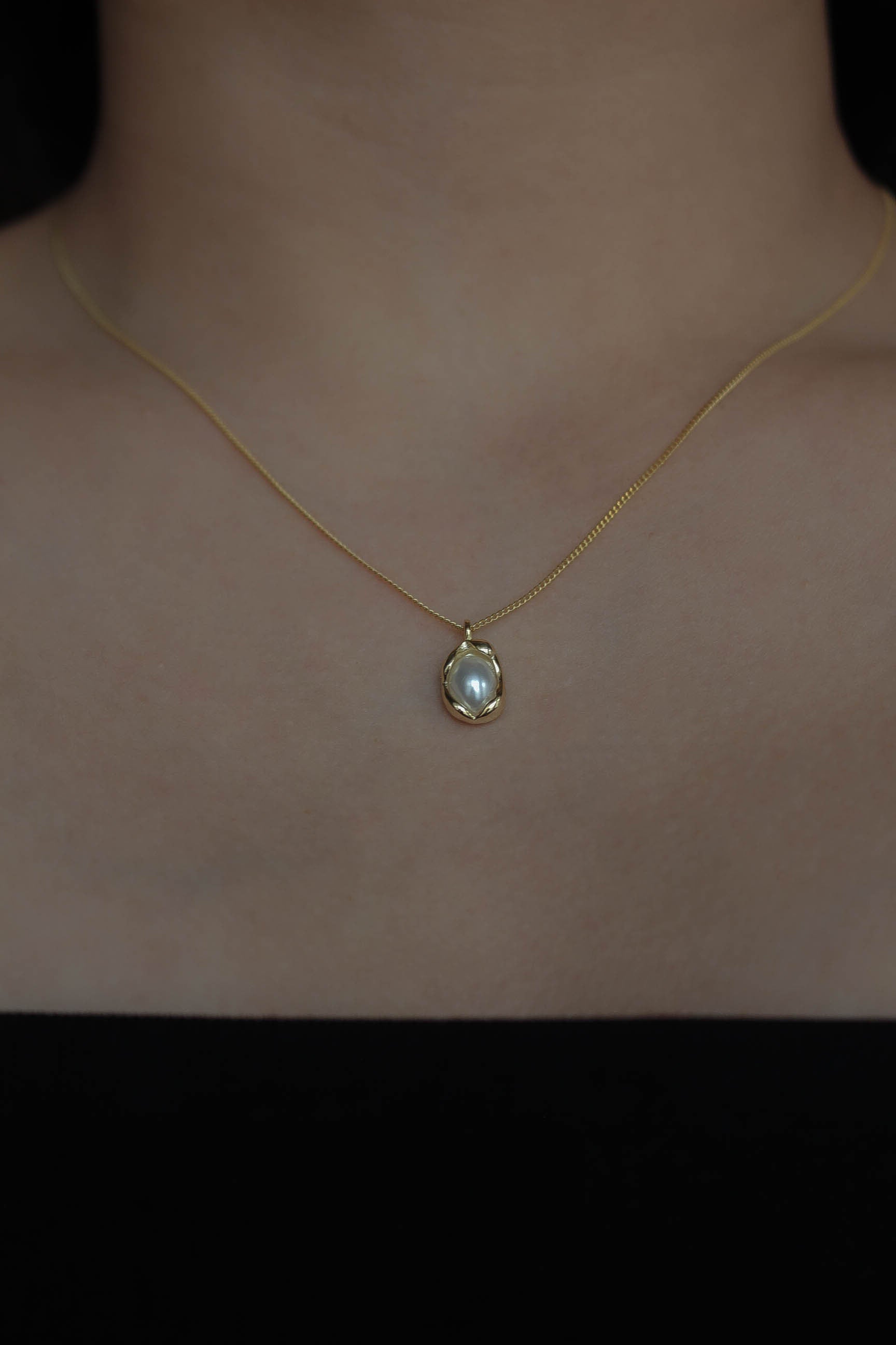 Egg Pearl Necklace | Gold