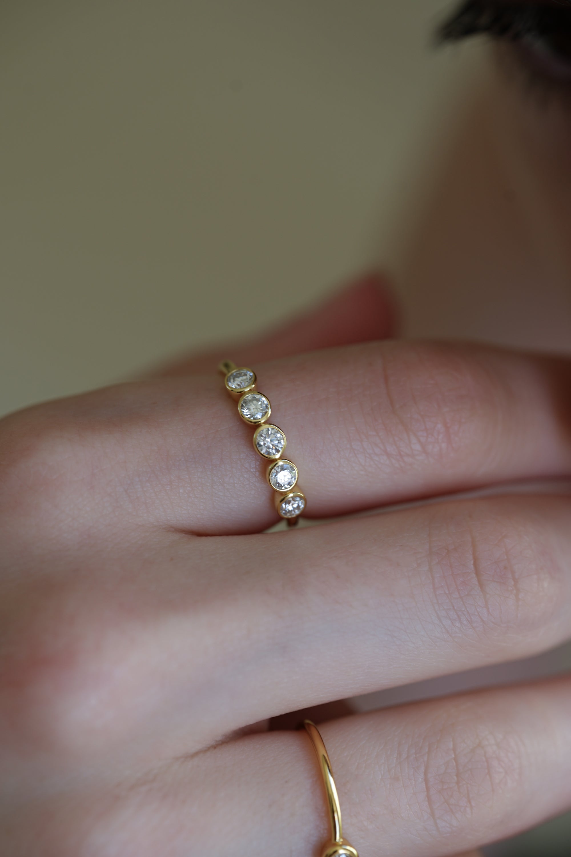 Round Half Eternity Ring | Gold