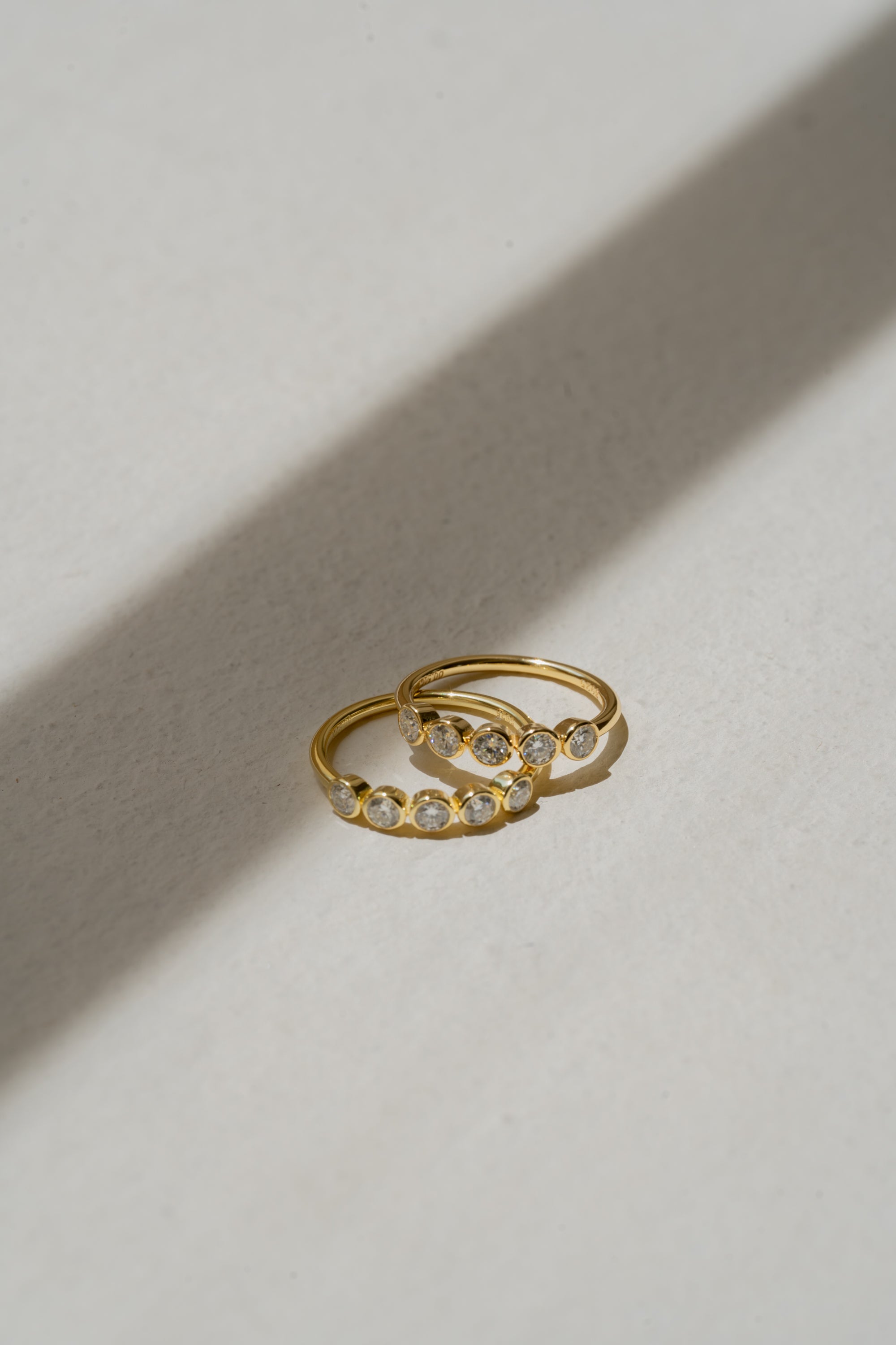 Round Half Eternity Ring | Gold