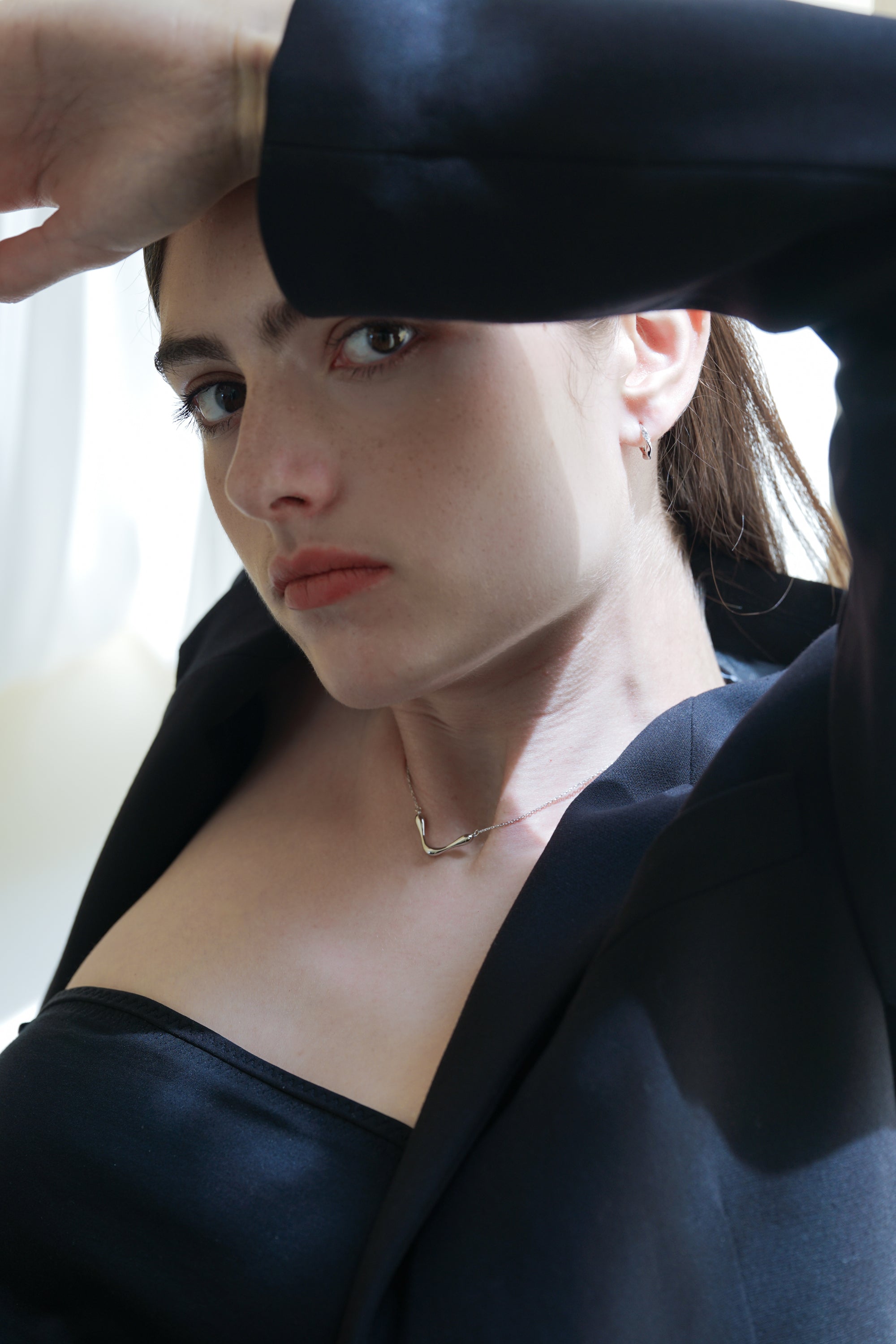 V Curve Necklace