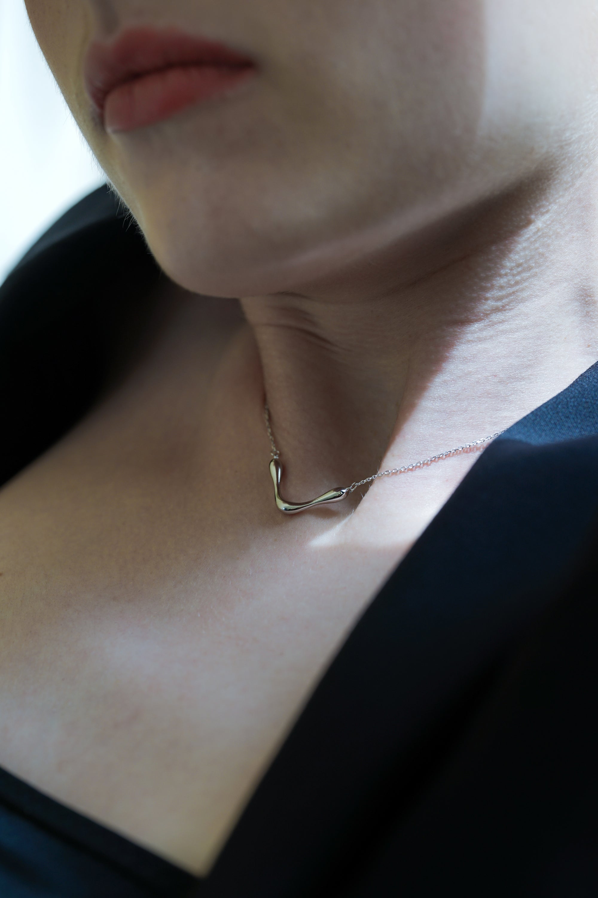 V Curve Necklace