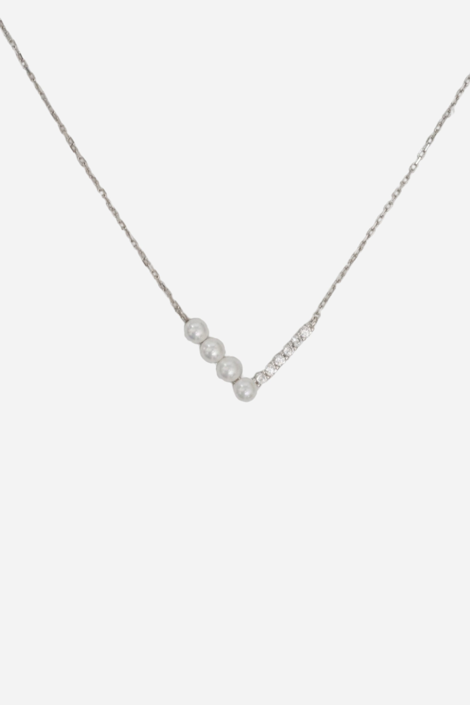 V Pearl Dia Necklace | SIlver