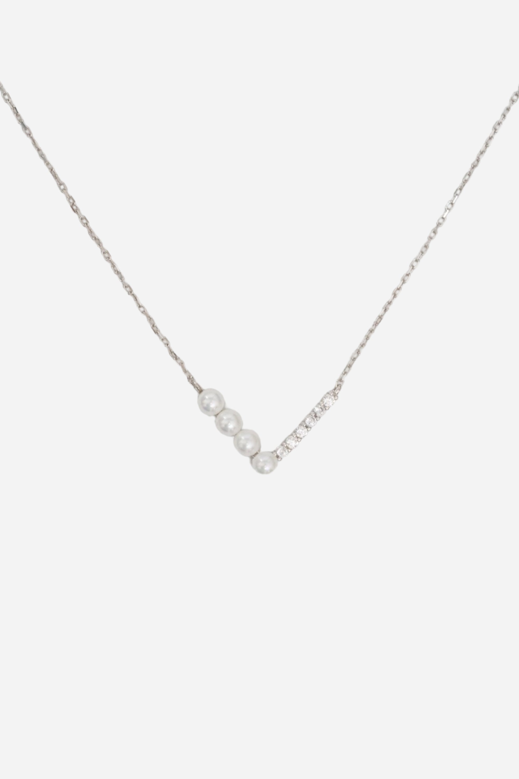 V Pearl Dia Necklace | SIlver